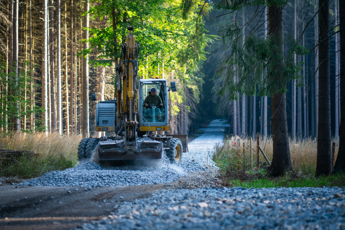 Rekonstrukce lesní cesty pro LČR, TT Mezenská